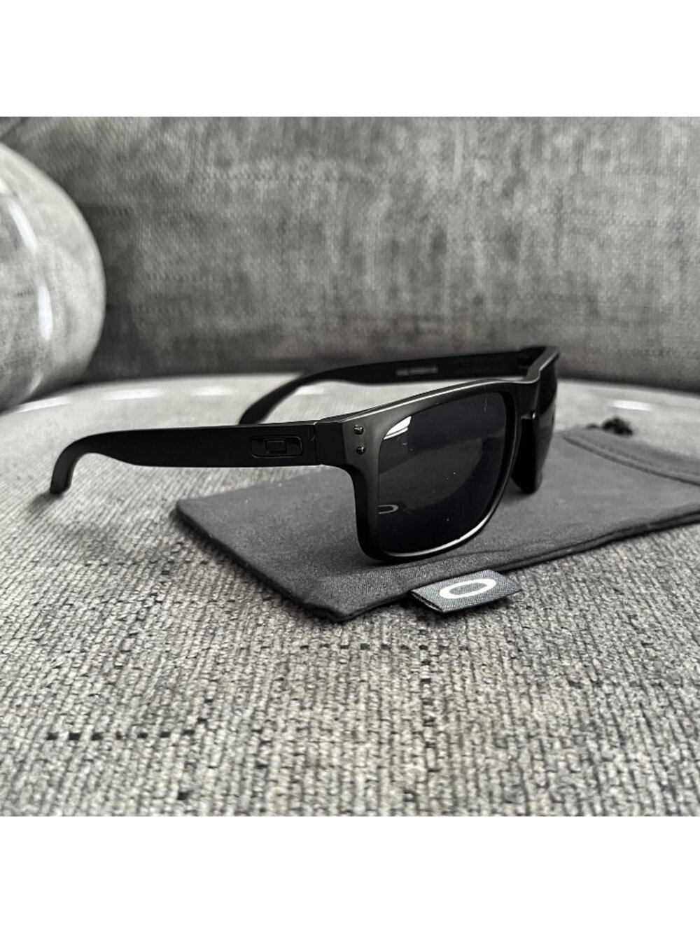 Oakley Holbrook Sunglasses 009102 Black Lenses-Black Matte Frame - Picture 10 of 16
